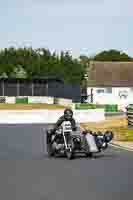 Vintage-motorcycle-club;eventdigitalimages;mallory-park;mallory-park-trackday-photographs;no-limits-trackdays;peter-wileman-photography;trackday-digital-images;trackday-photos;vmcc-festival-1000-bikes-photographs